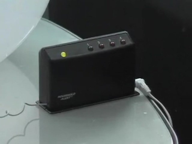 Skylink&reg; Motion Alert Monitor / Receiver Set - image 2 from the video
